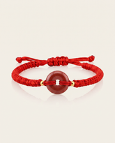 red-string-bracelet