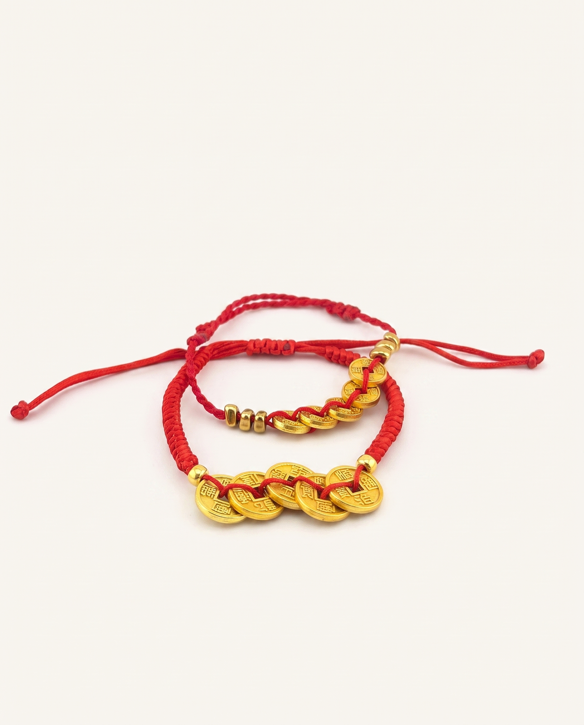 Five Emperors Coin Red String Bracelet, detail view