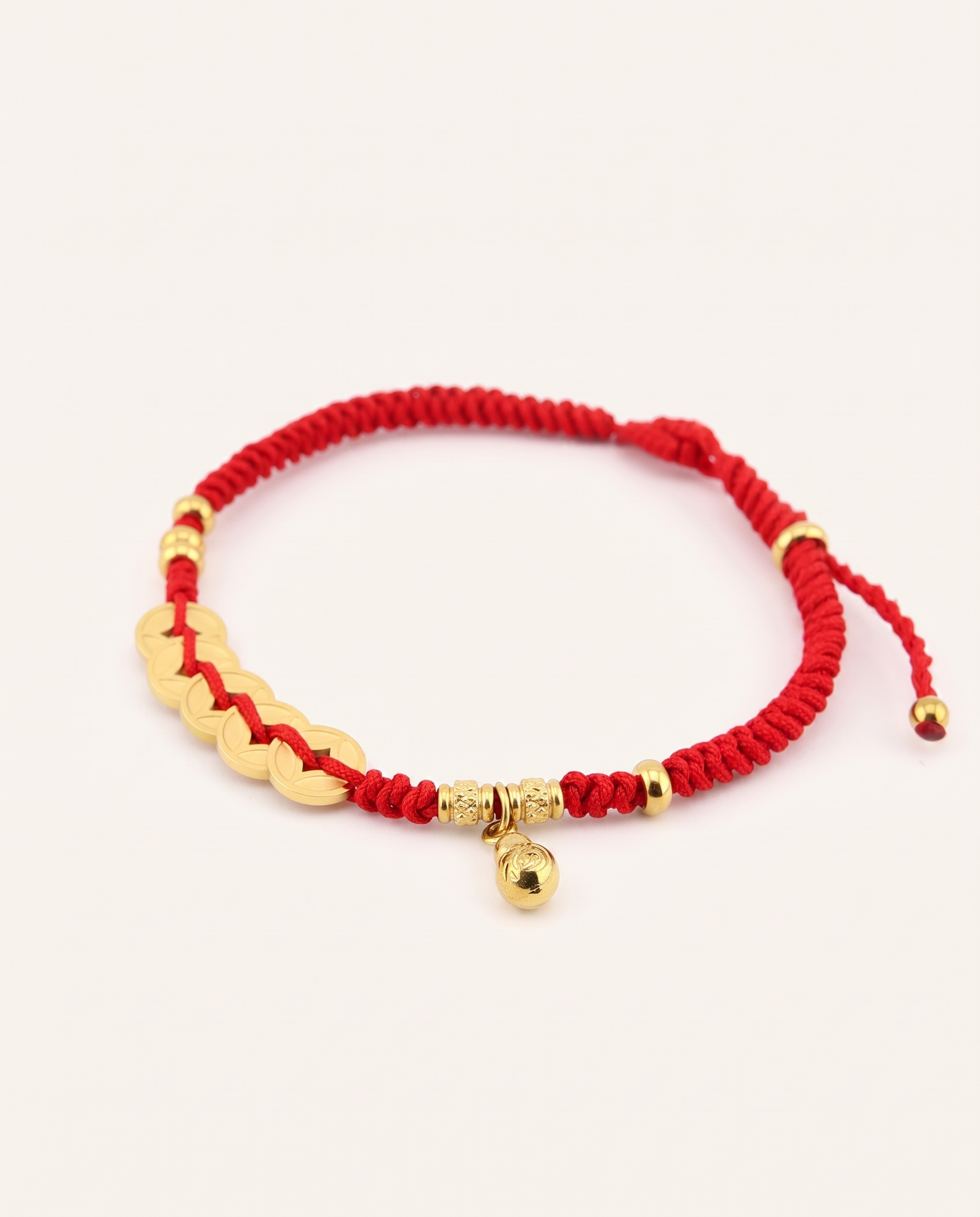 Five Emperors Coin with Hulu Red String Bracelet, detail view