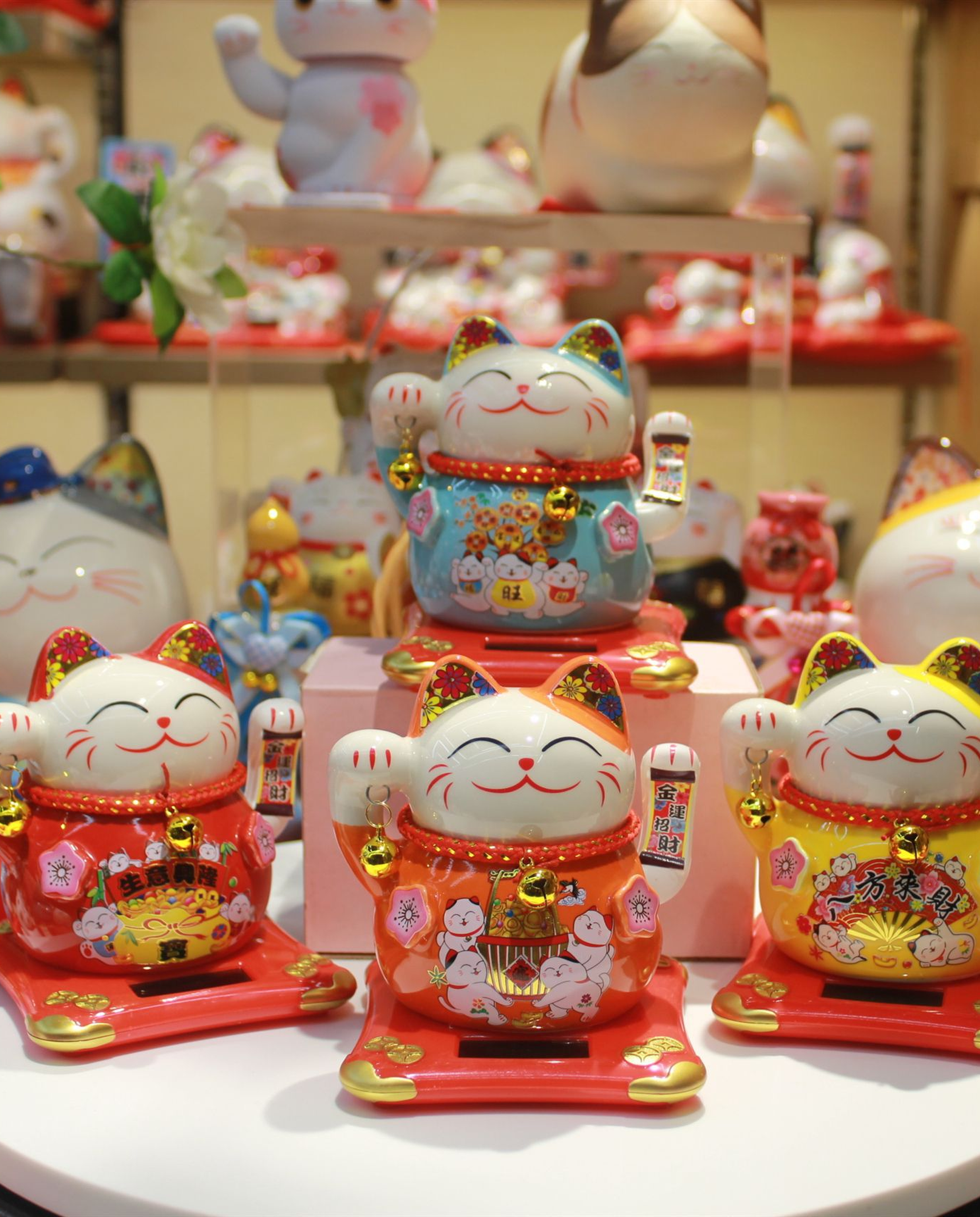 Solar Powered Maneki Neko Lucky Fortune Cat photo 4