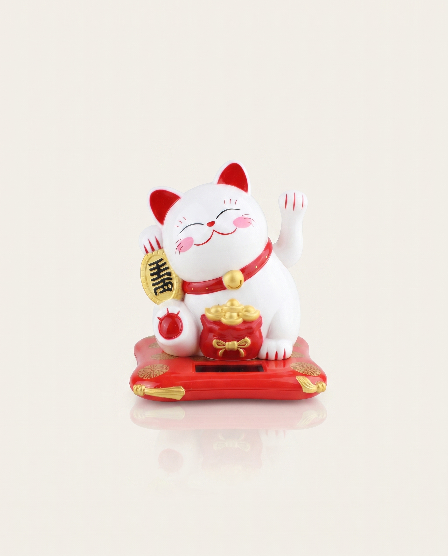 solar powered maneki neko lucky fortune cat 1